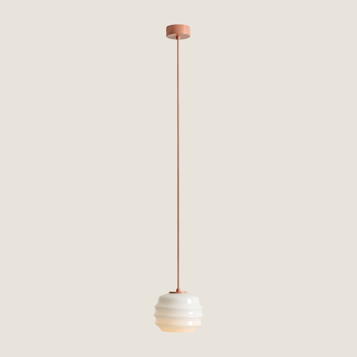 Puff Ø16 Corail suspension De Artera - Idéale pour créer un ensemble de plusieurs luminaires, côte à côte ou en groupe, au-dessus de la cuisine ou de la table à manger.