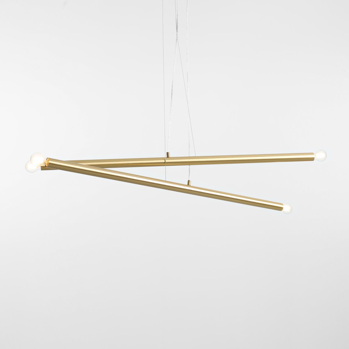 Tubo 4 100cm Laiton suspension De Artera - Grâce à sa hauteur de suspension réglable, la suspension s'adapte facilement à vos besoins lors de l'installation.