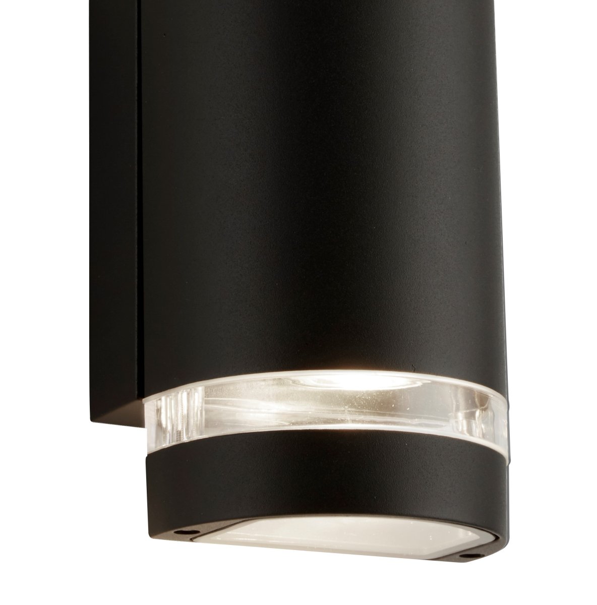 Sheffield Noir lampe d’extérieur De Searchlight - Cette lampe de fa&ccedil;ade au design arrondi et &agrave; la finition noire mate est la solution parfaite pour un &eacute;clairage int&eacute;rieur et ext&eacute;rieur &eacute;l&eacute;gant.