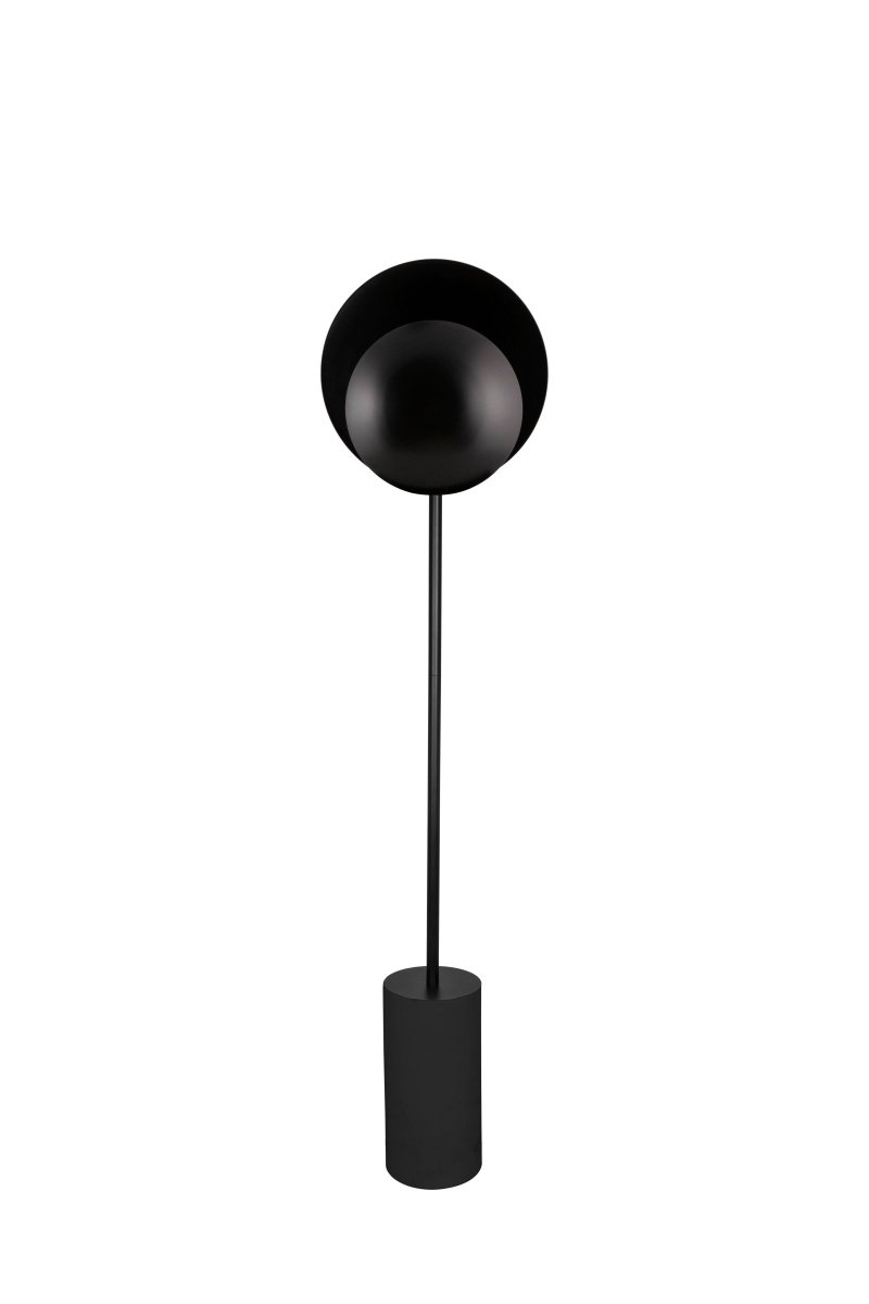 Orbit Noir lampadaire De Globen Lighting - Orbit est dot&eacute; d'un c&acirc;ble transparent de 200 cm de long avec un interrupteur au sol et une prise.