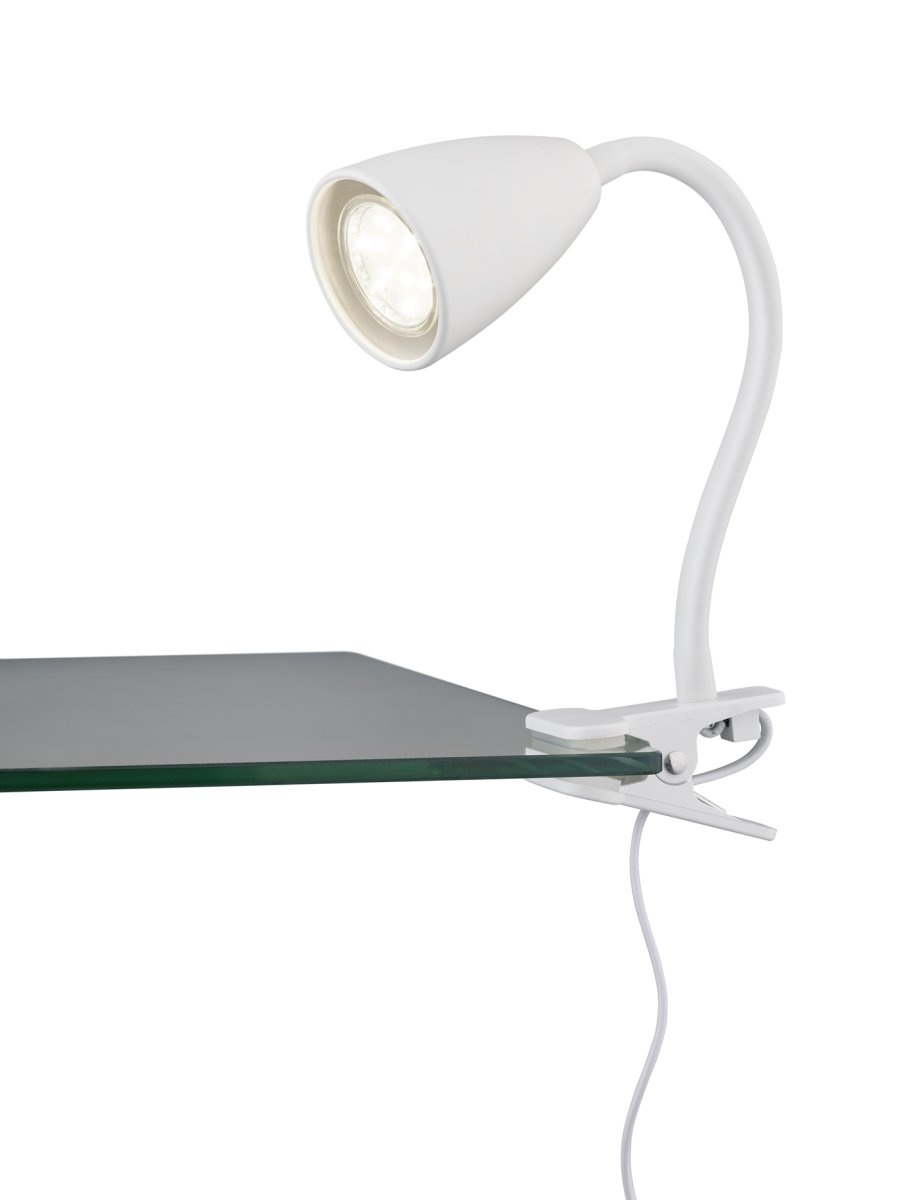 Wanda Blanc lampe à pince De Trio Lighting - Correctement placée sur le bureau ou sur l'étagère, la lampe fournit un éclairage optimal grâce aux possibilités de réglage flexibles du bras de la lampe.