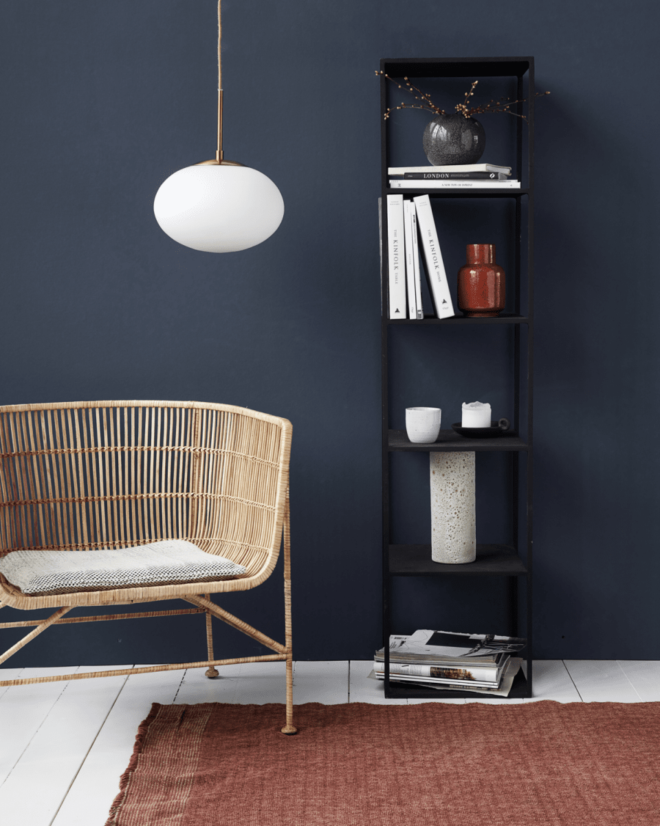 Opal Ø30 Laiton suspension De House Doctor - Utilisez-le dans le hall d'entrée, au-dessus de la table à manger ou dans le salon et créez une brillance merveilleuse et unique à l'intérieur.