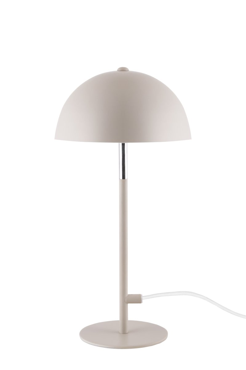Icon 36cm Marron clair lampe de table De Globen Lighting - L'abat-jour pivotant est id&eacute;al comme lampe de lecture sur un bureau, une table basse ou une table de chambre.