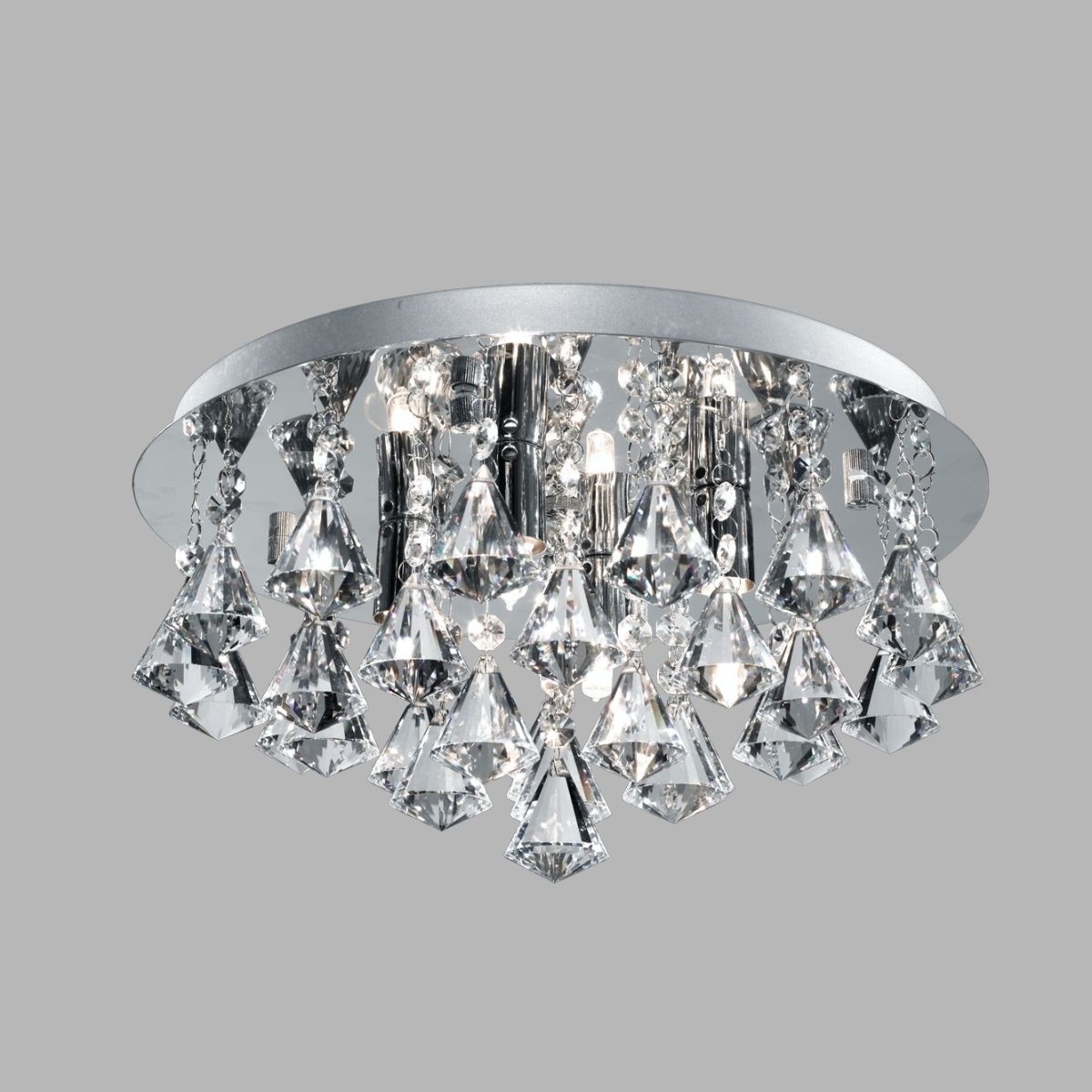 Hanna Ø38 Chrome lampe de salle de bain De Searchlight - Avec sa base chromée et ses jolis détails de suspension, cette lampe devient un accroche-regard élégant qui s'intègre parfaitement dans les salles de bains modernes.