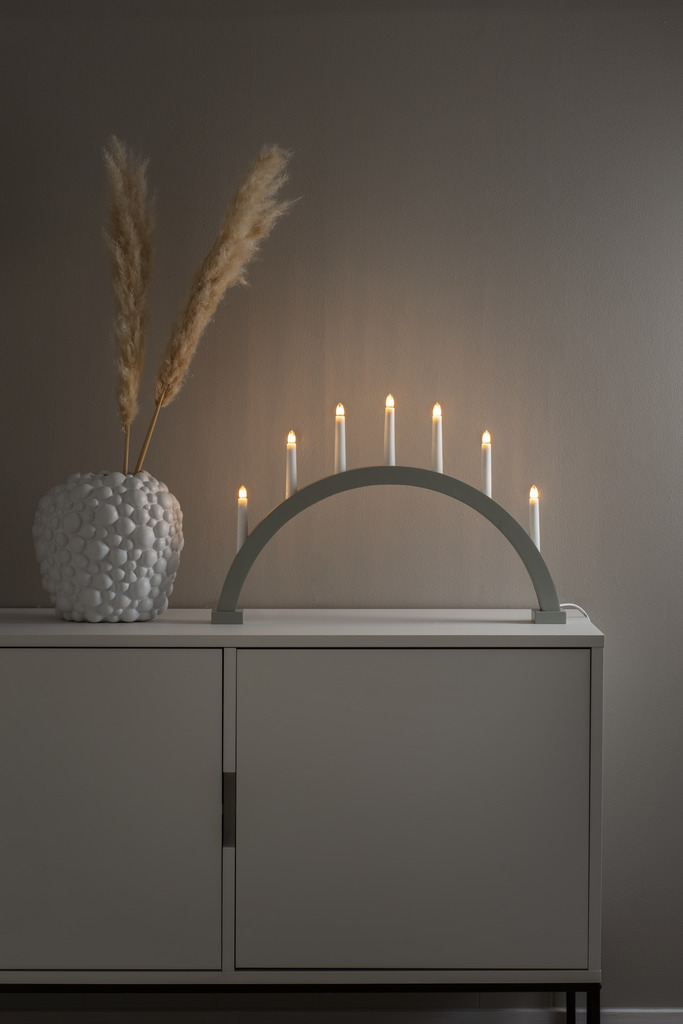 Arch 7 Lights Gris/Vert Mat De Konstsmide - Equip&eacute; d'ampoules qui fournissent une lumi&egrave;re agr&eacute;able et contribuent &agrave; une atmosph&egrave;re chaleureuse pendant la p&eacute;riode de No&euml;l.