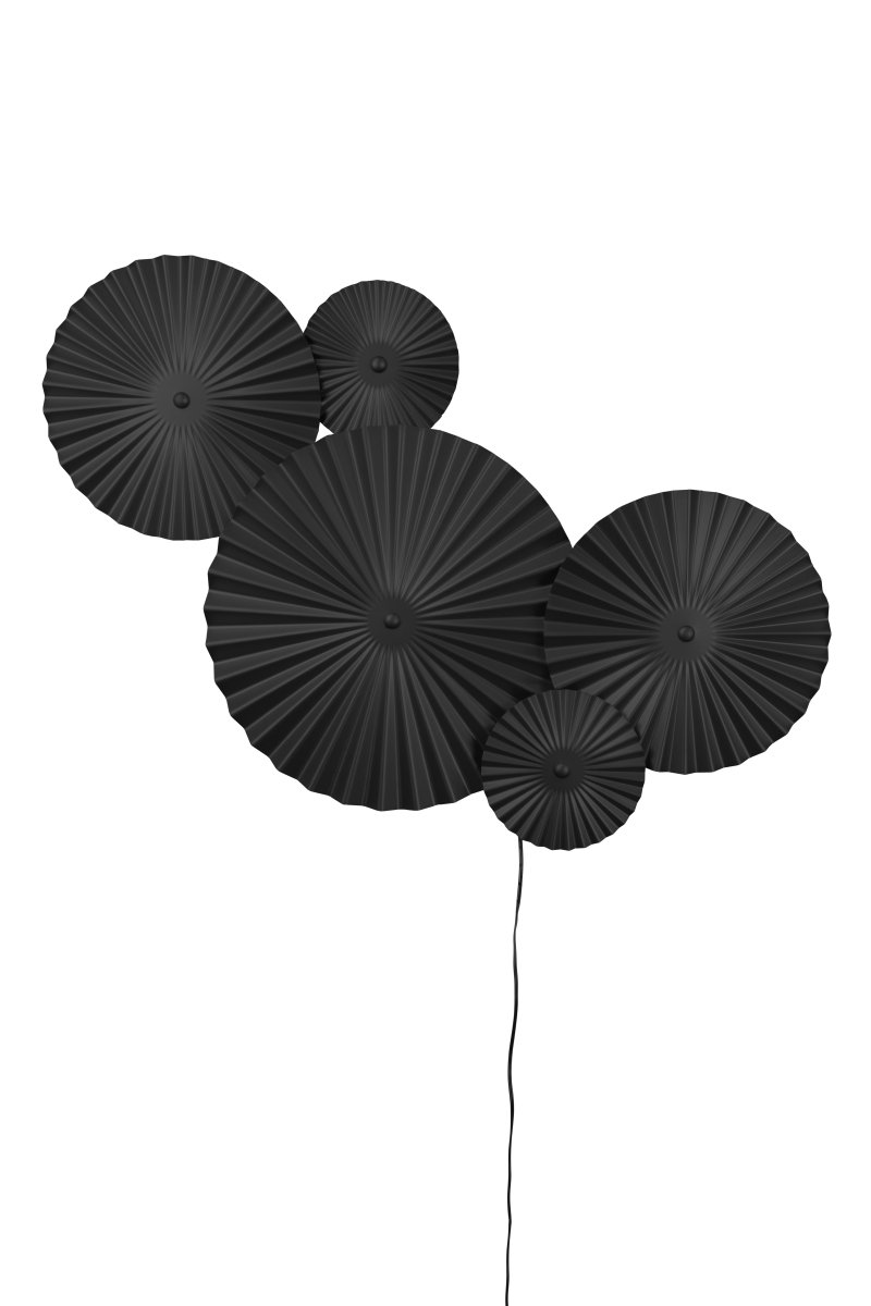 Omega 70cm Noir applique murale De Globen Lighting - Omega est une applique murale en deux parties, compos&eacute;e de trois panneaux interconnect&eacute;s avec &eacute;clairage &agrave; l'arri&egrave;re, et de deux panneaux suppl&eacute;mentaires interconnect&eacute;s, positionnables &agrave; volont&eacute;.
