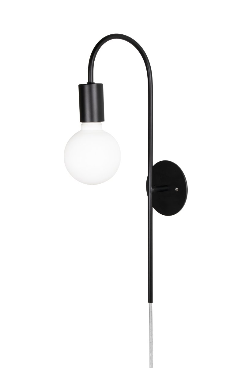 Grace 50cm Noir applique murale De Globen Lighting - Elle est équipée d'un câble transparent de 200 cm avec interrupteur et prise.