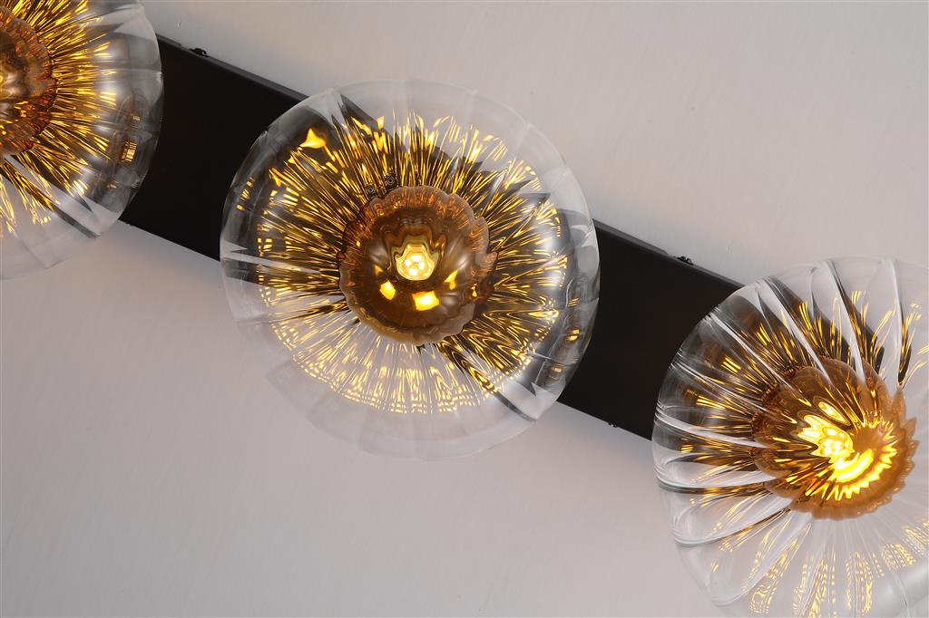 Sunbeam 52cm Transparent/noir applique murale De Searchlight - Ses abat-jour ronds et côtelés en verre transparent abritent un magnifique dôme ambré qui structure et dynamise la pièce tout en diffusant une lumière douce et agréable.