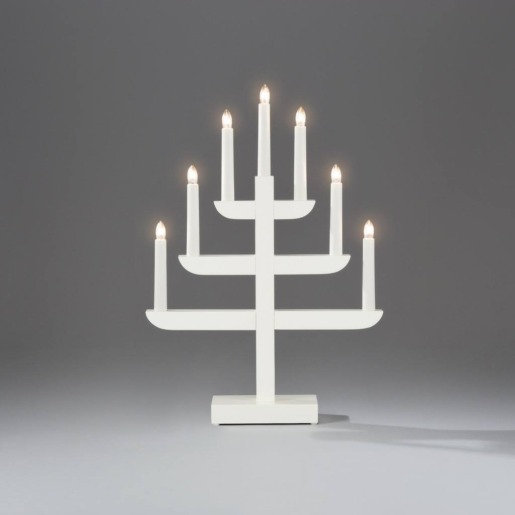 Candelabra 7 Lights Blanc De Konstsmide - Livr&eacute; avec un c&acirc;ble blanc de 1,7 m, un interrupteur d'alimentation et une prise.