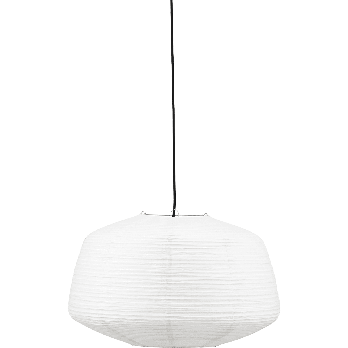 Bidar Abat-Jour S/Suspension Ø50 Blanc suspension De House Doctor - L'abat-jour Bidar peut &ecirc;tre utilis&eacute; comme une source de lumi&egrave;re belle et simple dans le salon - seul au-dessus de la table &agrave; manger ou avec plusieurs lampes pour cr&eacute;er plus de volume.