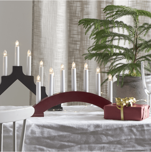 Bea ROUGE De Star Trading - Un beau chandelier avec une merveilleuse lueur.