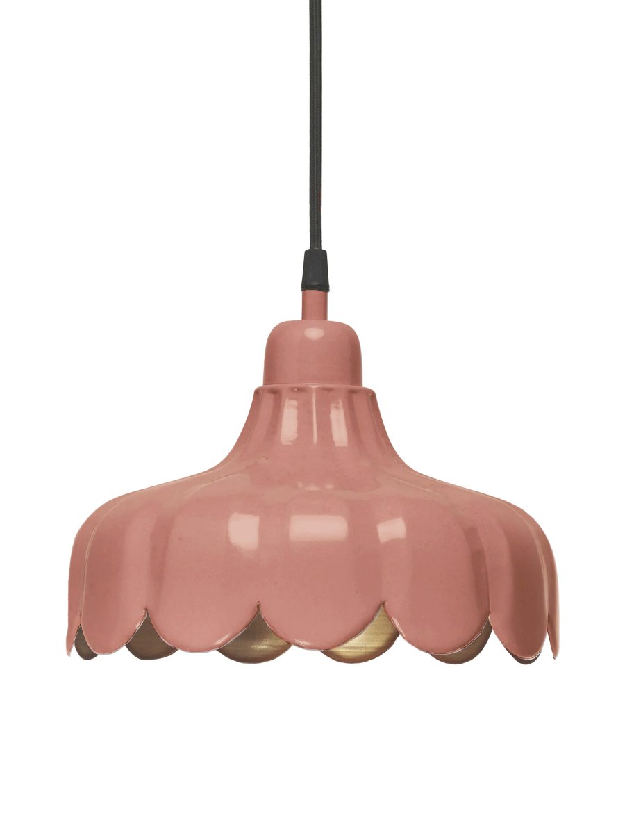 Wells Ø24 rose foncé lampe de fenêtre De PR Home - La suspension m&eacute;tallique Wells apporte une touche de fra&icirc;cheur et de romantisme &agrave; votre int&eacute;rieur.