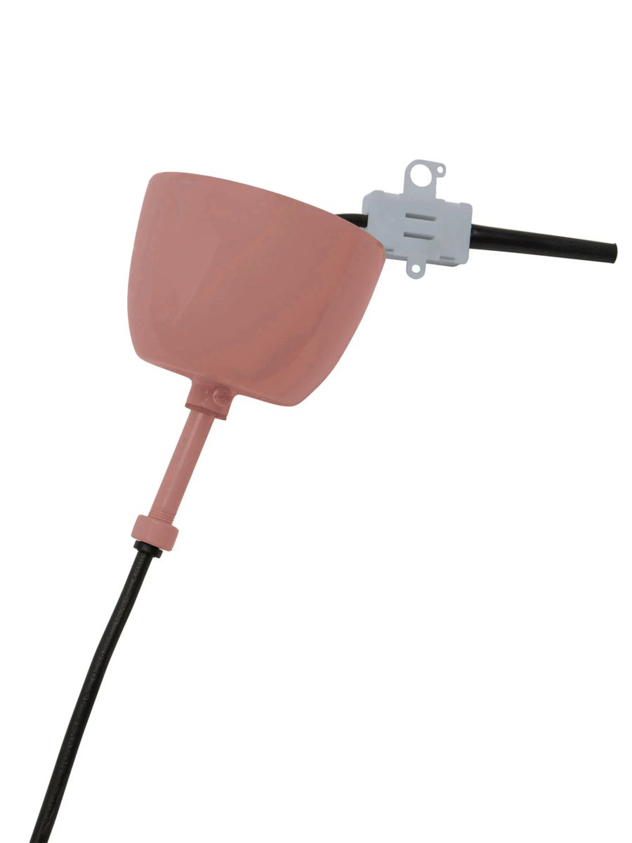 Wells Ø45 rose foncé suspension De PR Home - Le plafonnier m&eacute;tallique Wells apporte une touche de fra&icirc;cheur et de romantisme &agrave; votre int&eacute;rieur.