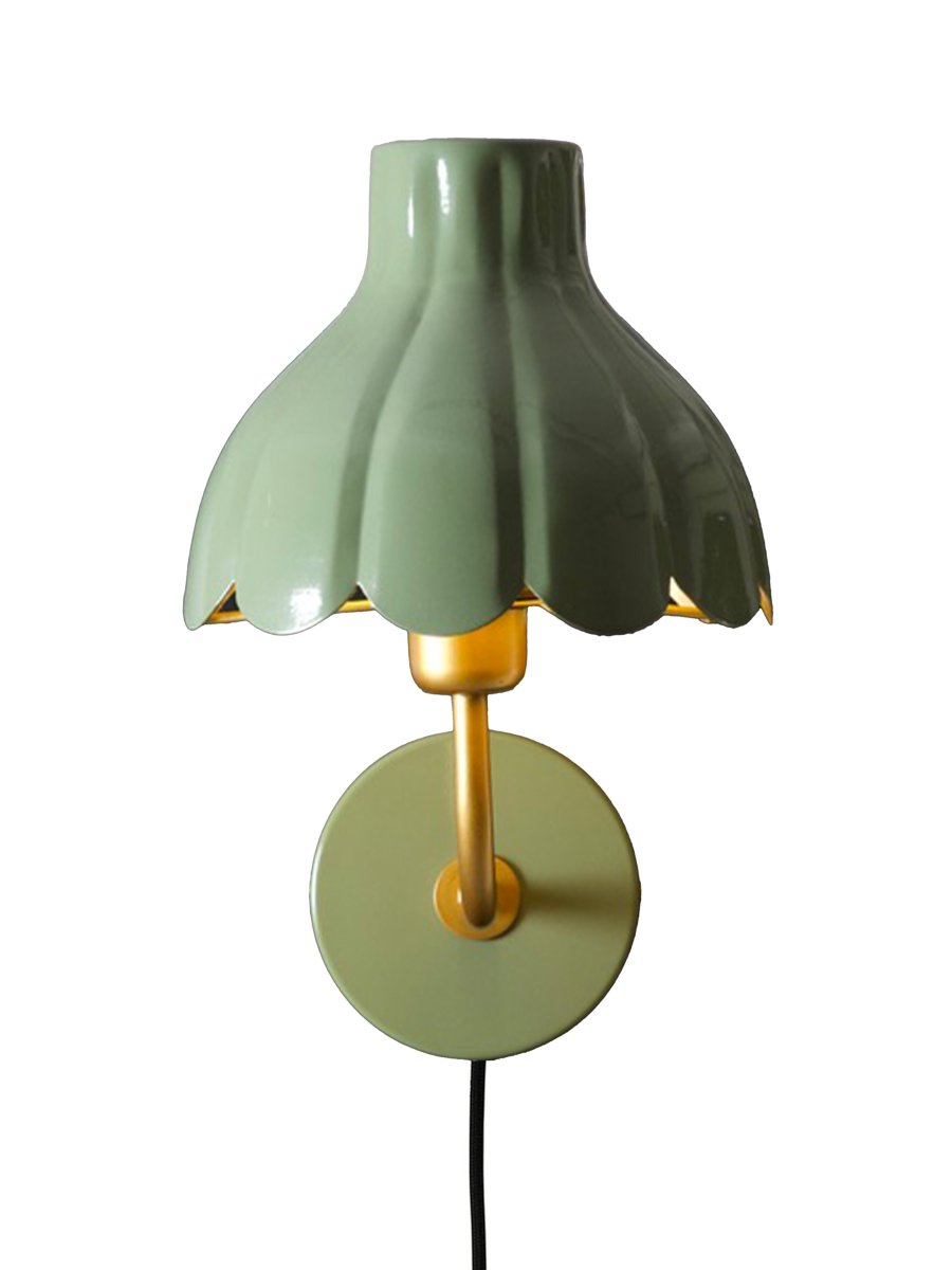 Wells 35cm Vert mousse lampe de lecture De PR Home - Avec ses formes f&eacute;minines et ses couleurs harmonieuses, Wells apporte personnalit&eacute; et &eacute;l&eacute;gance &agrave; votre int&eacute;rieur.