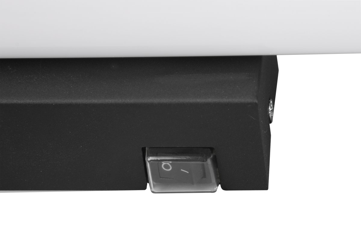 Mattimo 40cm Noir lampe de salle de bain De Trio Lighting - Avec son design allongé et sa lumière douce et uniforme, il est idéal pour une utilisation au-dessus du miroir à 40,5 cm.