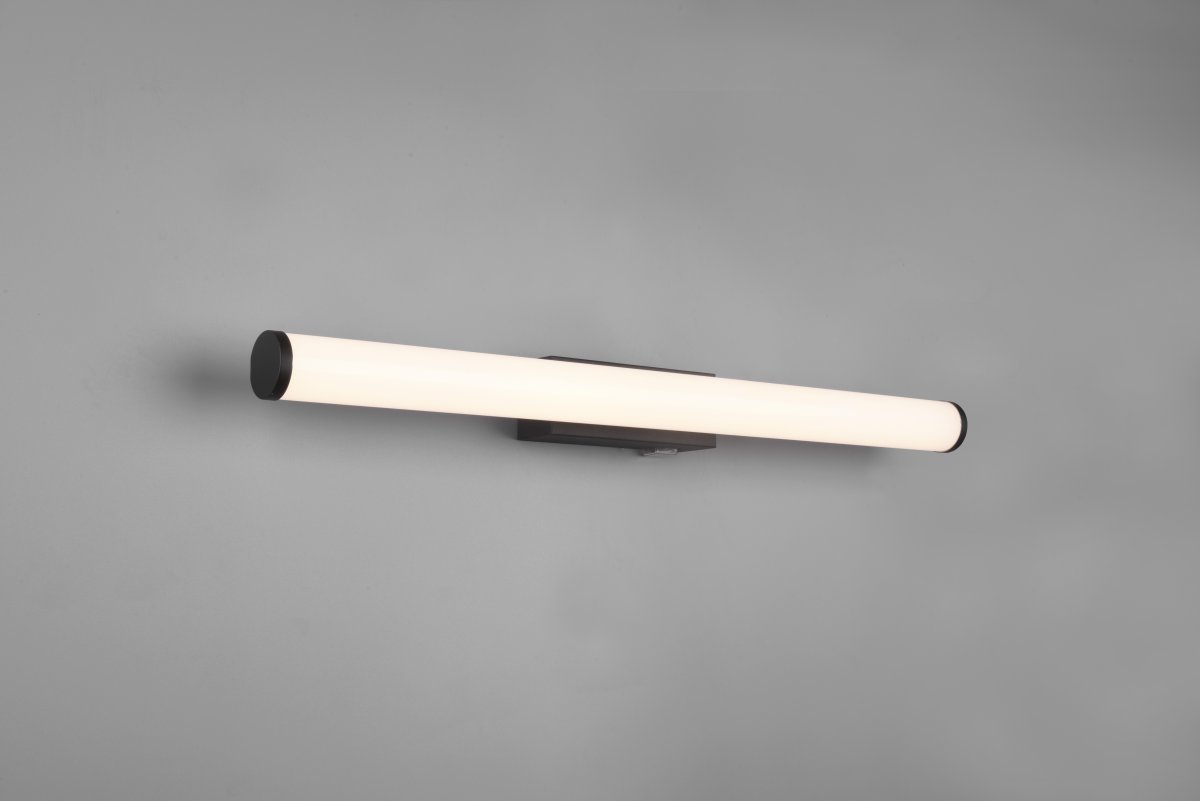 Mattimo 60cm Noir lampe de salle de bain De Trio Lighting - Avec son design allongé et sa lumière douce et uniforme, il est idéal pour une utilisation au-dessus du miroir à 60 cm.