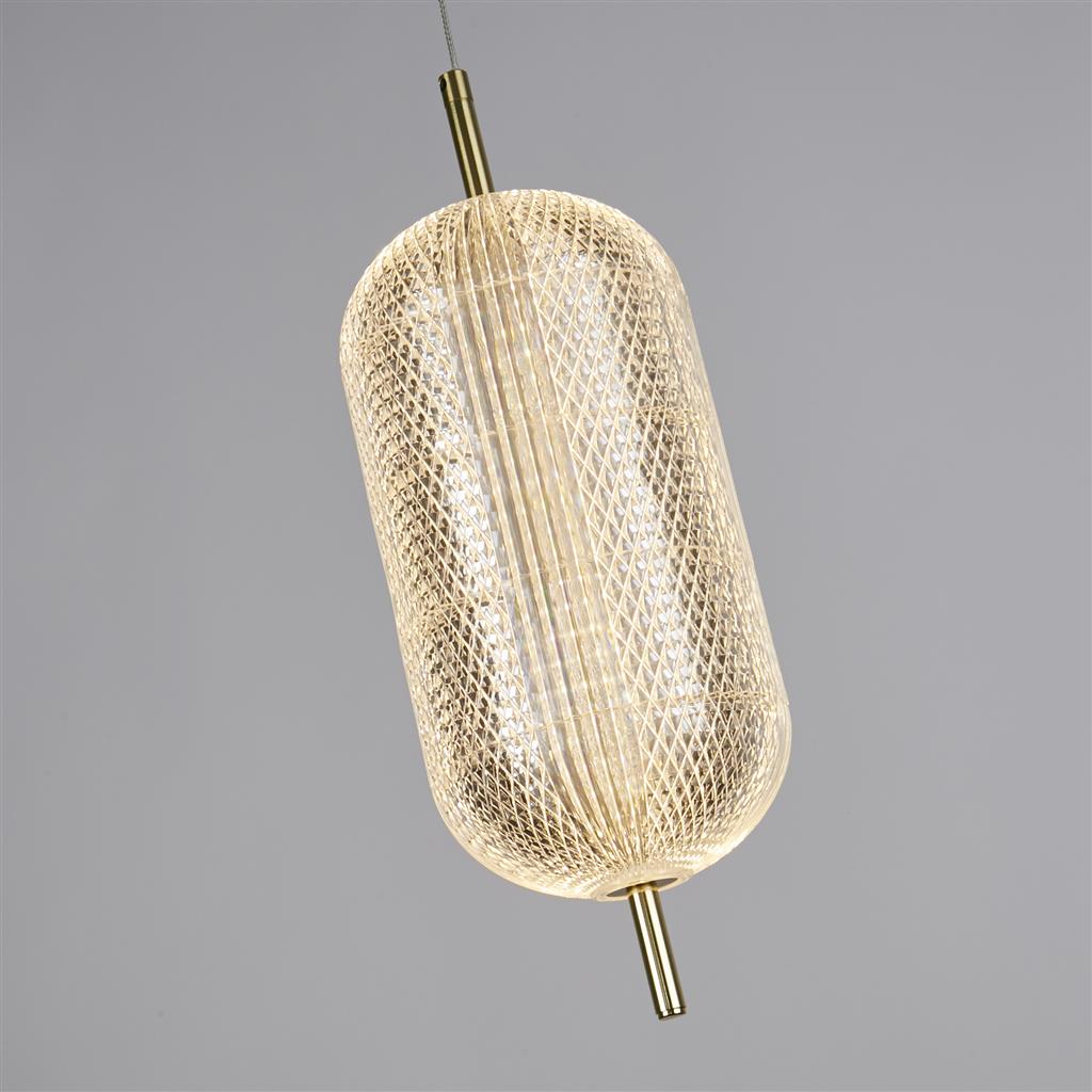 Capsule Ø15 Laiton suspension De Searchlight - Capsule est une suspension élégante et moderne avec des détails en laiton satiné et un abat-jour en verre acrylique qui diffuse une lumière douce et agréable.