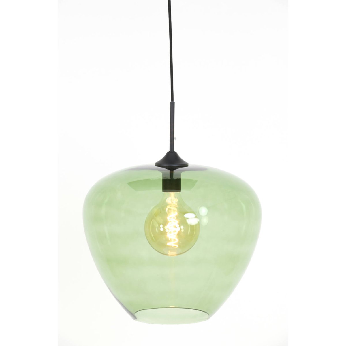Mayson Ø40 Vert suspension De Light & Living - L'élégante suspension Mayson, avec son abat-jour en verre vert, diffuse une lumière douce et agréable.