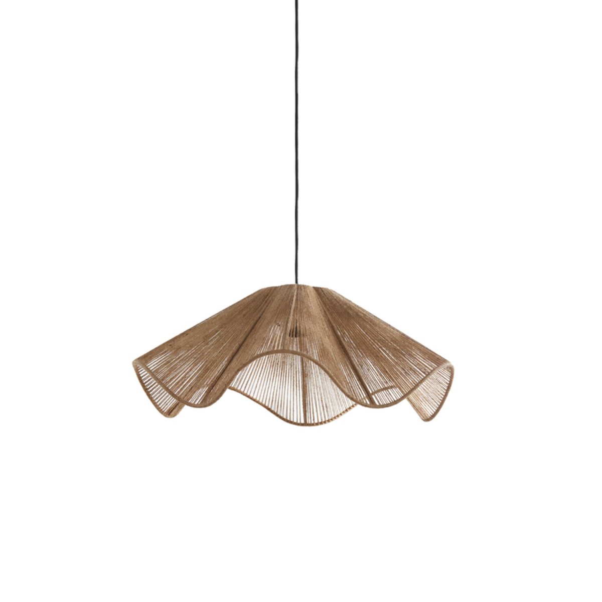 Fodara Ø60 Nature suspension De Light & Living - Son abat-jour, recouvert de jute tressé, lui donne un aspect léger et aérien.