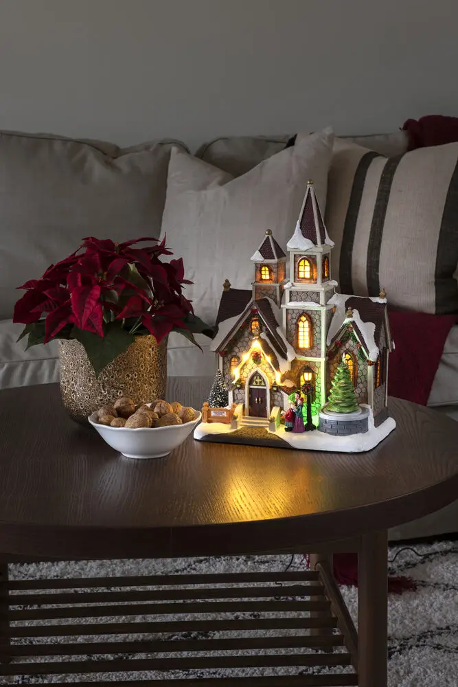 Décoration De Noël Mécanique Avec Église 38cm Multicolore De Konstsmide - D&eacute;coration de No&euml;l d'ambiance en forme d'&eacute;glise avec 11 lumi&egrave;res LED blanc chaud et musique de No&euml;l classique.