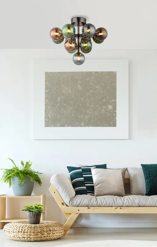 Grappy Ø56 Multicolore plafonnier De Globo Lighting - Den svarta, kromade metallstommen ger en modern touch, medan lampsk&auml;rmen pryds av en harmonisk blandning av brons-, gr&ouml;na och petrolf&auml;rgade glasklot.