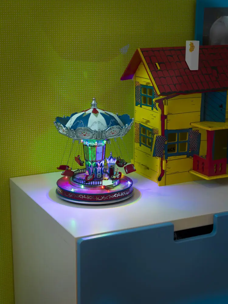 Décoration De Noël Mécanique Avec Carrousel 27cm Multicolore De Konstsmide - Revivez la magie de No&euml;l avec cette d&eacute;coration de No&euml;l m&eacute;canique en forme de carrousel color&eacute; !