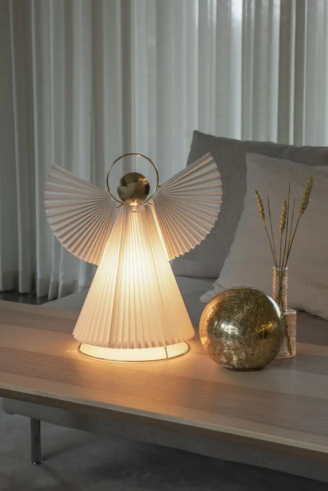 Ange En Papier Blanc De Konstsmide - Ange en papier &eacute;l&eacute;gant avec des d&eacute;tails pliss&eacute;s et une t&ecirc;te dor&eacute;e &ndash; une belle d&eacute;coration qui s'int&egrave;gre parfaitement dans la fen&ecirc;tre ou sur la table.
