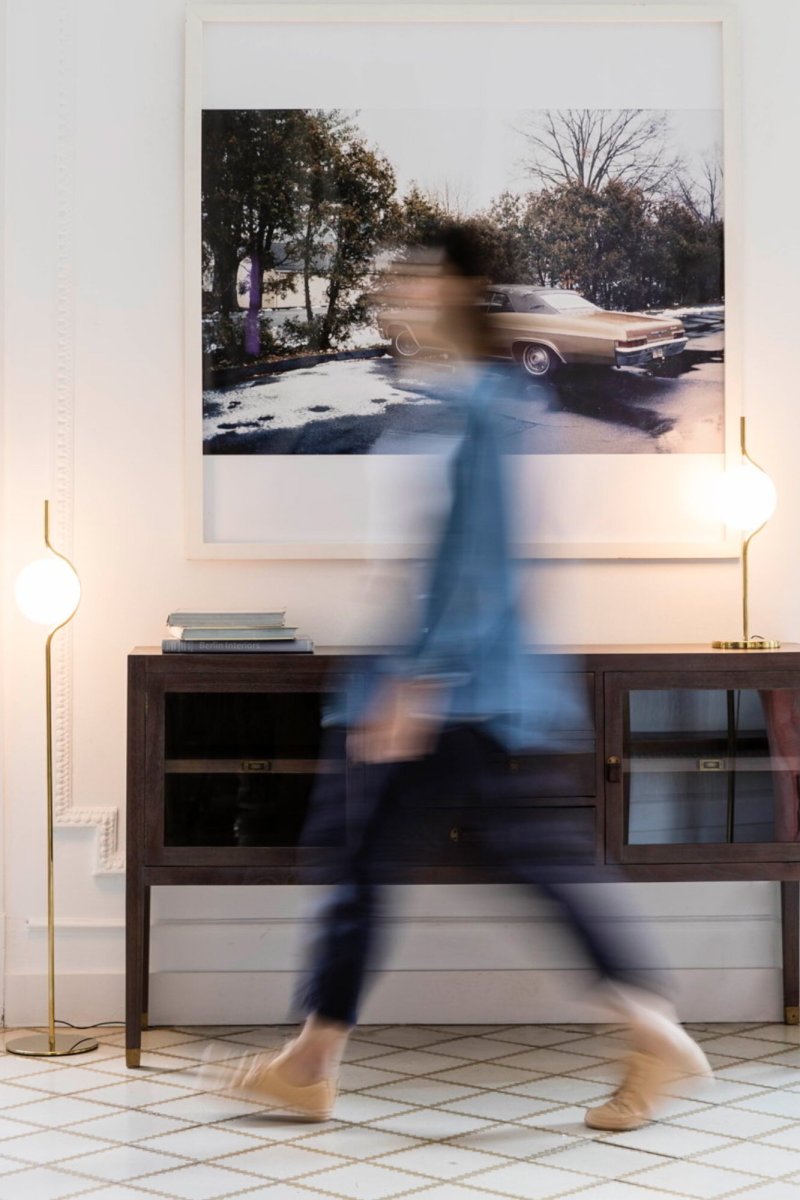 Le Vita Or lampadaire De Faro Barcelona - Le Vita est parfait pour cr&eacute;er un &eacute;clairage d'ambiance dans toutes les pi&egrave;ces de la maison, du salon &agrave; la chambre.