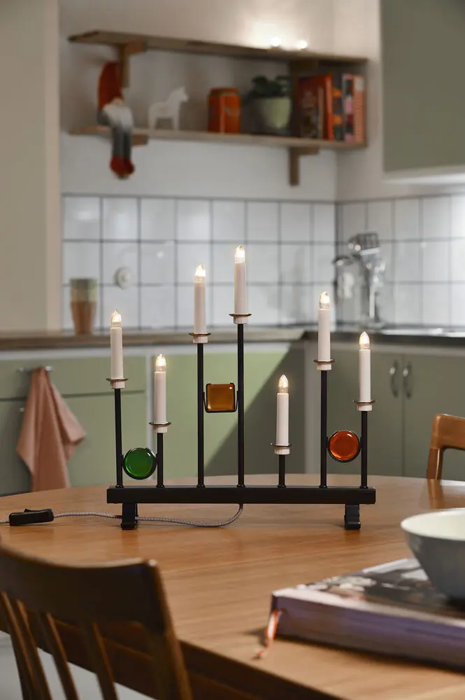 Candelabra 7 Lights Noir De Konstsmide - Offrez &agrave; votre maison une atmosph&egrave;re de No&euml;l unique et &eacute;l&eacute;gante avec ce bougeoir de l'Avent moderne en acier laqu&eacute; noir.