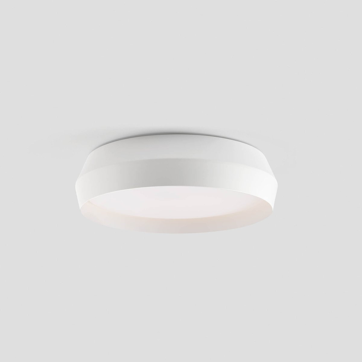 Shoku Ø35 Blanc plafonnier De Faro Barcelona - Sa finition blanche et son design sophistiqu&eacute; font de Shoku un choix &eacute;l&eacute;gant pour les environnements modernes.