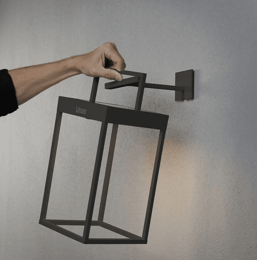 Portofino 30cm Noir lampe solaire De Konstsmide - La lampe dispose d'un variateur permettant de régler la luminosité et la température de couleur.