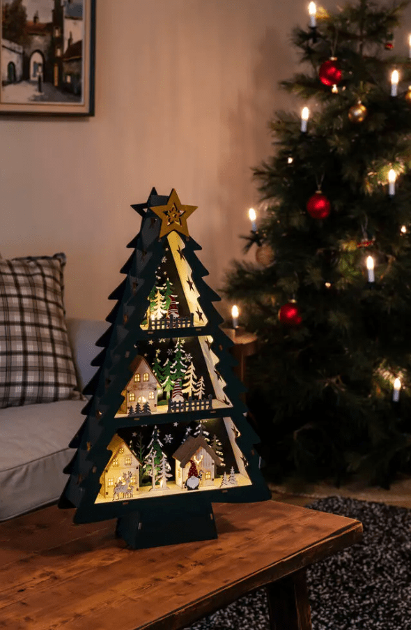 Silhouette Sapin De Noël Vert De Konstsmide - Belle d&eacute;coration en forme de sapin de No&euml;l enti&egrave;rement en bois.