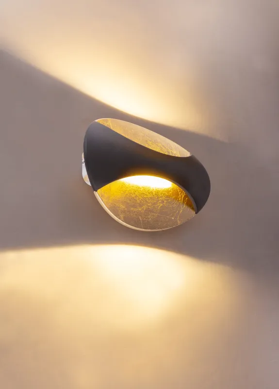Alexandra 21cm Or applique murale De Globo Lighting - Den medf&ouml;ljande 6W LED-lampan ger en behaglig belysning med 230 lumen och en varm ljusf&auml;rg p&aring; 3000K.