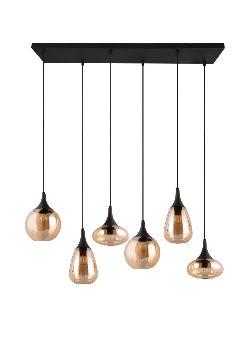 Lumina 93cm Ambre suspension De Trio Lighting - Gr&acirc;ce &agrave; sa finition noire mate, elle s'harmonise facilement avec divers styles et couleurs de d&eacute;coration, apportant une touche de modernit&eacute; et d'&eacute;l&eacute;gance &agrave; votre int&eacute;rieur.