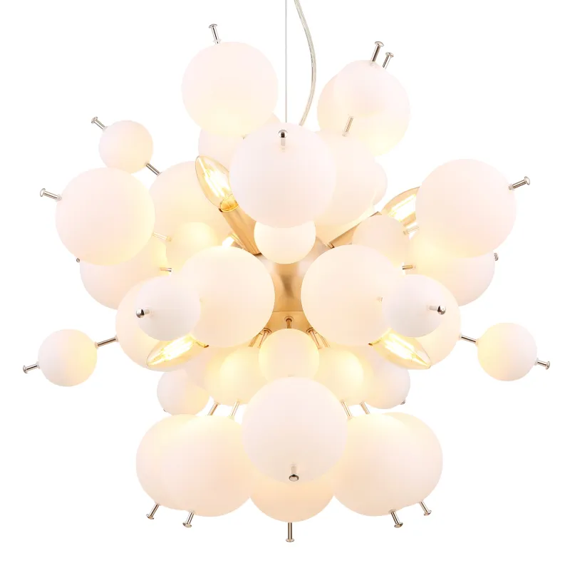 Udo Ø55 Blanc suspension De Globo Lighting - Dess unika design imponerar med en rund form d&auml;r eleganta metallst&auml;nger sammanl&auml;nkas med dekorativa kulor i olika storlekar.