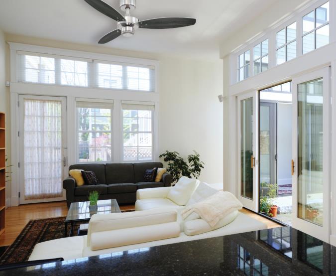 Jet I Ø105 Acier brossé De Westinghouse - Le ventilateur de plafond Jet I en acier brossé avec pales réversibles en argent ou en wengé offre un&nbsp; ambiance élégante dans des pièces jusqu'à 20 mètres carrés.