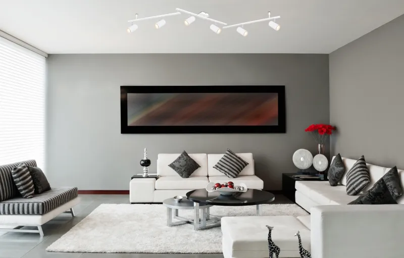 Robby 6 Blanc spot De Globo Lighting - Den best&aring;r av tre metallst&auml;nger, var och en utrustad med tv&aring; vridbara GU10-socklar med metallfinish.