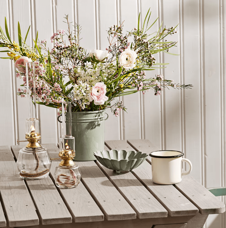 Kerosene Lamp Majken Big Transparent De Strömshaga - Grande lampe &agrave; p&eacute;trole en verre transparent avec tubes de br&ucirc;leur en verre transparent et br&ucirc;leur en laiton.