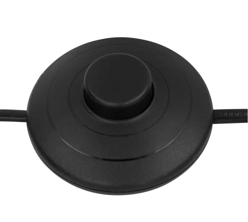 Gottfried Noir lampadaire De Globo Lighting - Den mattsvarta basen och lampsk&auml;rmen skapar en stilren och tidl&ouml;s look, medan insidan i guldblad ger en varm och elegant ljuseffekt.