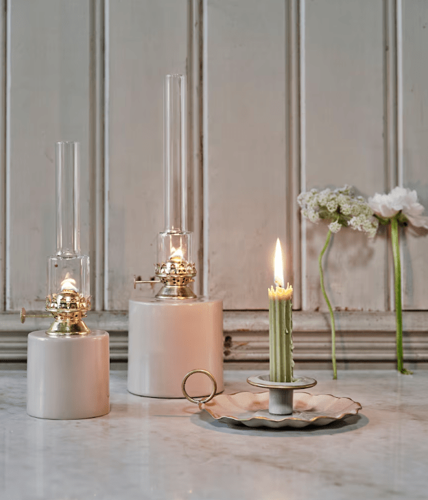 Kerosene Lamp Straight small Beige De Strömshaga - Veuillez utiliser l'huile &agrave; lampe Str&ouml;mshaga (num&eacute;ro d'article 100001) disponible s&eacute;par&eacute;ment pour cette lampe &agrave; huile.