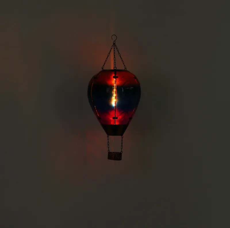 Balloon Multicolore lampe solaire De Globo Lighting - En unik och st&auml;mningsfull detalj som ger utomhusmilj&ouml;n en lekfull och elegant touch!