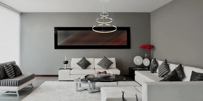 Ralph Ø50 Nickel suspension De Globo Lighting - Designad med tre ringar och en h&ouml;jd p&aring; 120 cm, ger den ett unikt och stilrent uttryck.