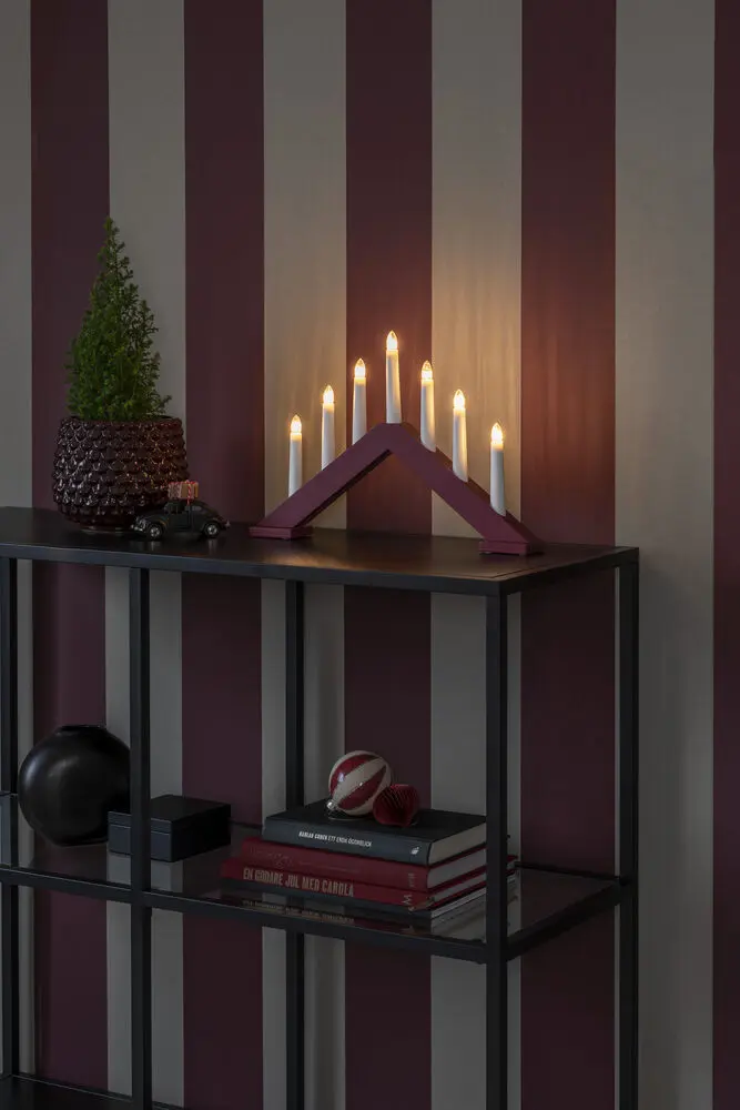 Candelabra 7 Lights Rouge foncé mat De Konstsmide - Donnez &agrave; votre maison une atmosph&egrave;re de No&euml;l intemporelle et &eacute;l&eacute;gante avec cet &eacute;l&eacute;gant bougeoir de l'Avent en bois.