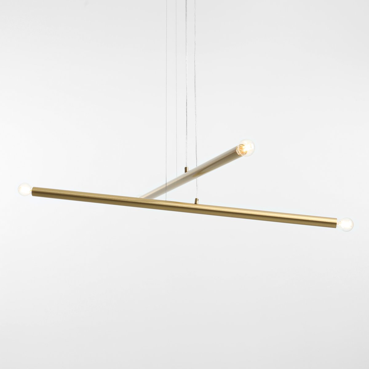 Tubo 4 100cm Laiton suspension De Artera - Grâce à sa hauteur de suspension réglable, la suspension s'adapte facilement à vos besoins lors de l'installation.