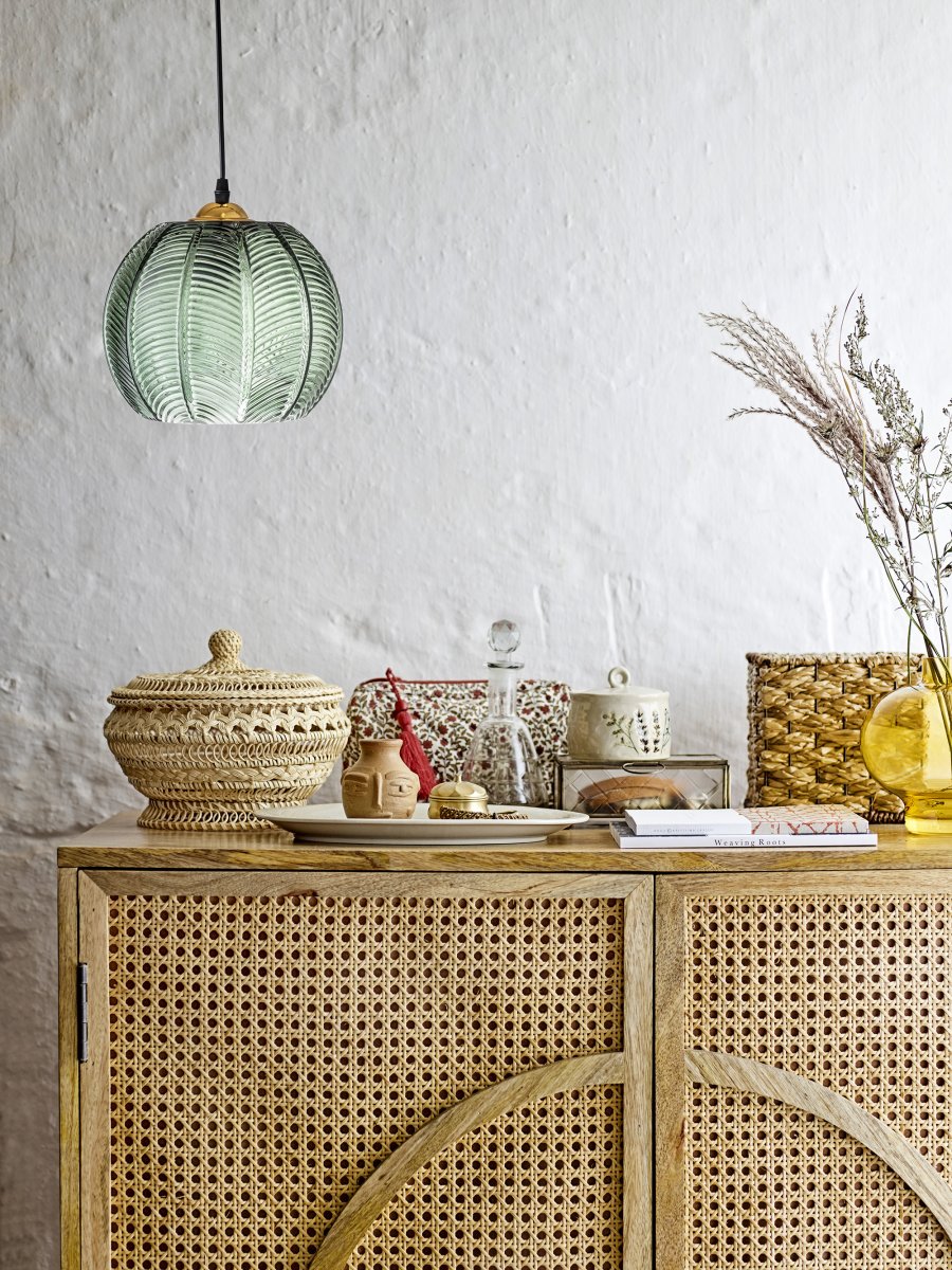 Adar Ø22 Vert suspension De Bloomingville - Suspendez Adar au-dessus de la table &agrave; manger et faites-en un point focal naturel dans la pi&egrave;ce&nbsp;: un luminaire alliant design intemporel et &eacute;l&eacute;gance moderne.