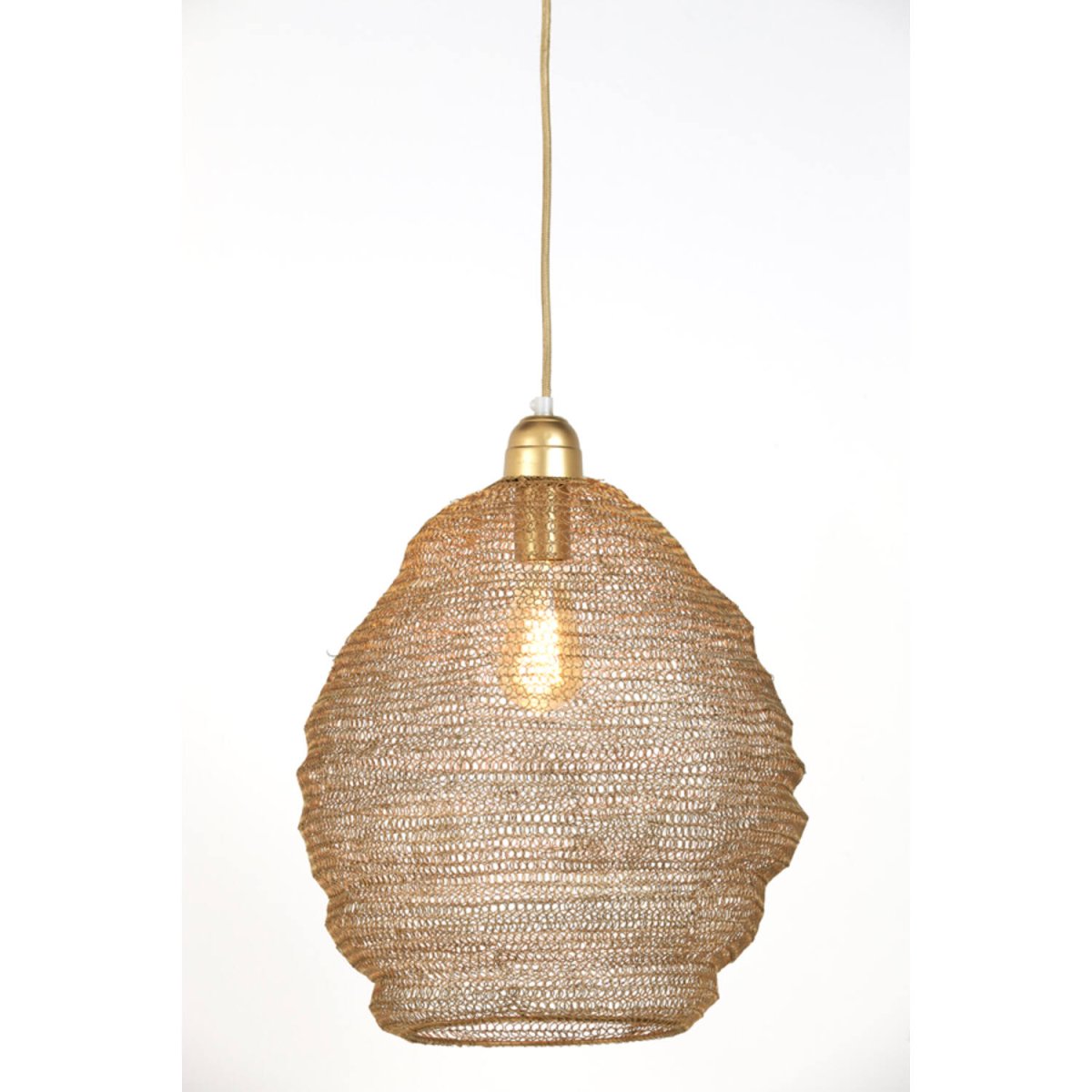 Nina Ø38 Bronze suspension De Light & Living - L'abat-jour structur&eacute; cr&eacute;e un jeu de lumi&egrave;re unique lorsque la lampe est allum&eacute;e, cr&eacute;ant une atmosph&egrave;re chaleureuse et accueillante dans la pi&egrave;ce.