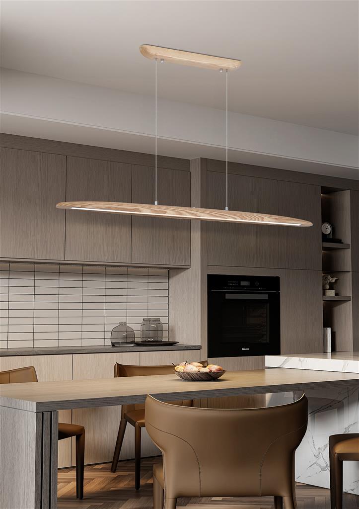 Kenzie 120cm Bois suspension De Searchlight - Son ruban LED intégré diffuse la lumière vers le bas, offrant un éclairage doux et uniforme pour les tables à manger, les cuisines ou les bureaux.
