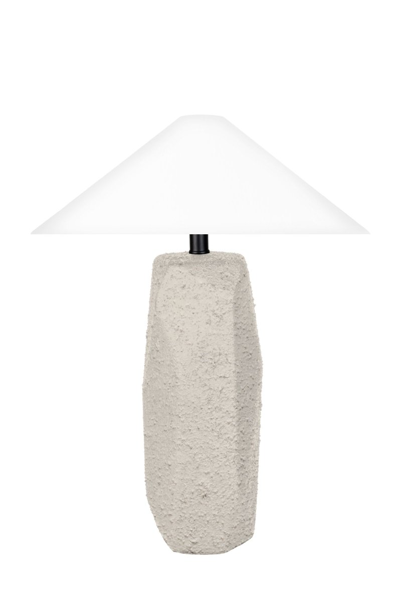 Massi 56cm Gris lampe de table De Globen Lighting - L'abat-jour en coton blanc a un diamètre inférieur de 40 cm, un diamètre supérieur de 5 cm et une hauteur de 14 cm.