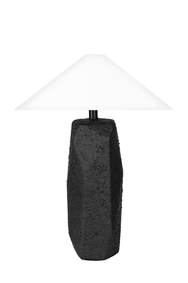 Massi 56cm Noir lampe de table De Globen Lighting - L'abat-jour en coton blanc a un diam&egrave;tre inf&eacute;rieur de 40 cm, un diam&egrave;tre sup&eacute;rieur de 5 cm et une hauteur de 14 cm.