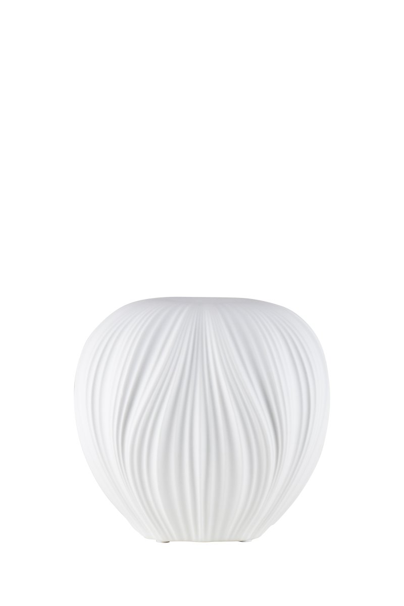 Milo 18cm Blanc lampe de table De Globen Lighting - Milo est une lampe de table au design organique en forme de pomme et en c&eacute;ramique blanche, diffusant une lumi&egrave;re douce et accueillante.